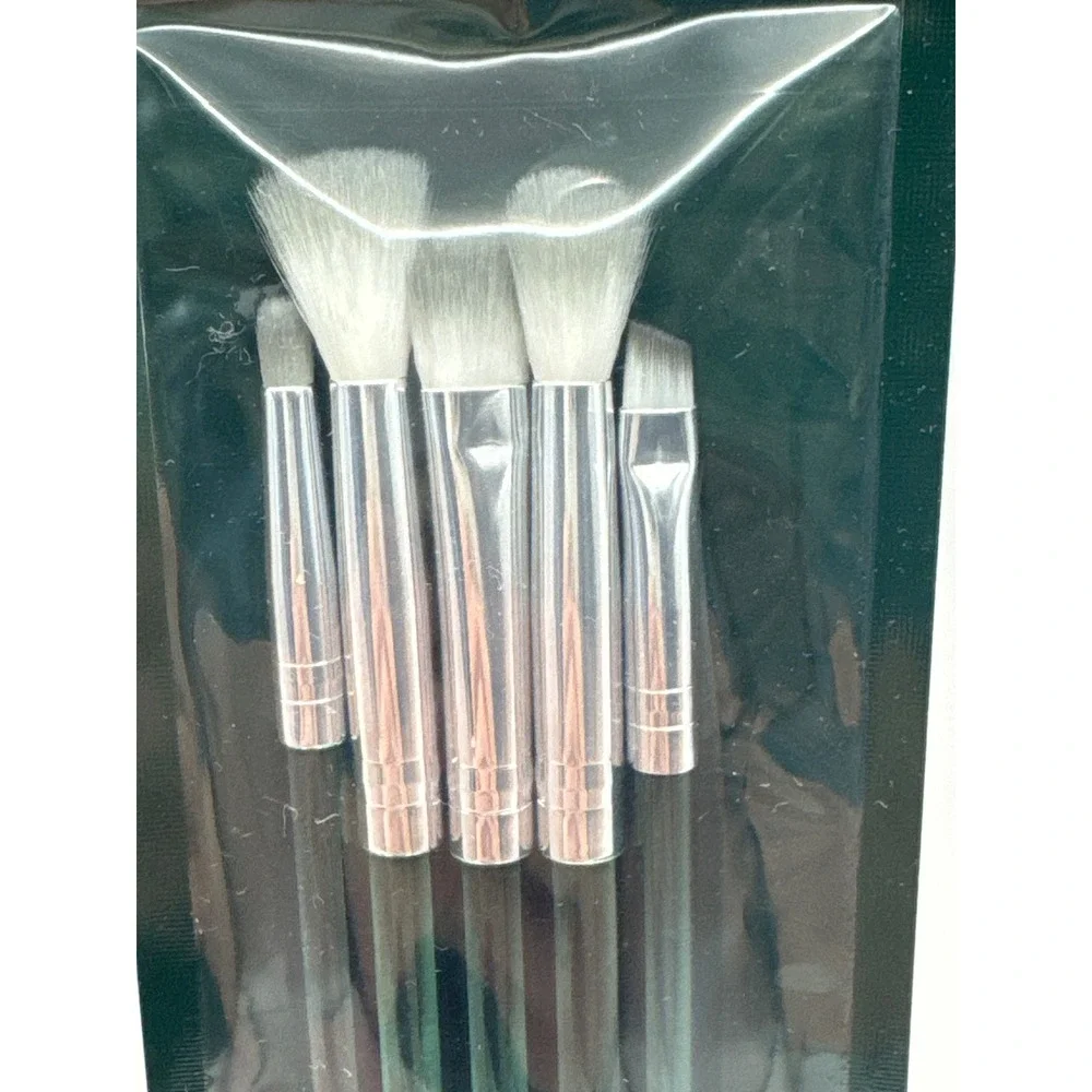 Wander Beauty Trailblazer Eyeshadow Palette and MOTD 5pc Eye‎ Brush Set Bundle